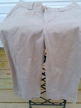 VINTAGE GAP CLASSIC FIT CAPRI SIZE 6 KHAKI CHINO STYLE